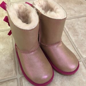 Girl uggs